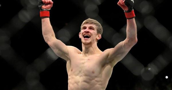 Арнольд Аллен пошутил про кастомные шорты для бойцов UFC